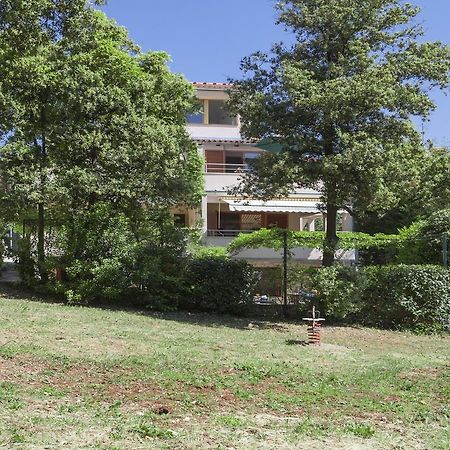 Apartments Kump ロヴィニ エクステリア 写真